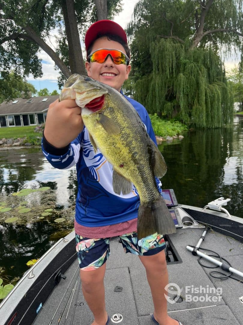 Daddy and son fishing