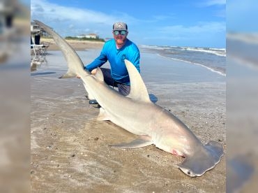 Gulf Coast Yaker’s Shark Fishing(B)