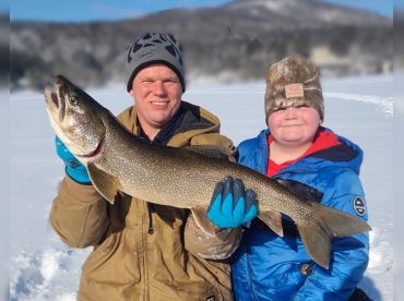 Ziehnert Guide Service – Ice Fishing
