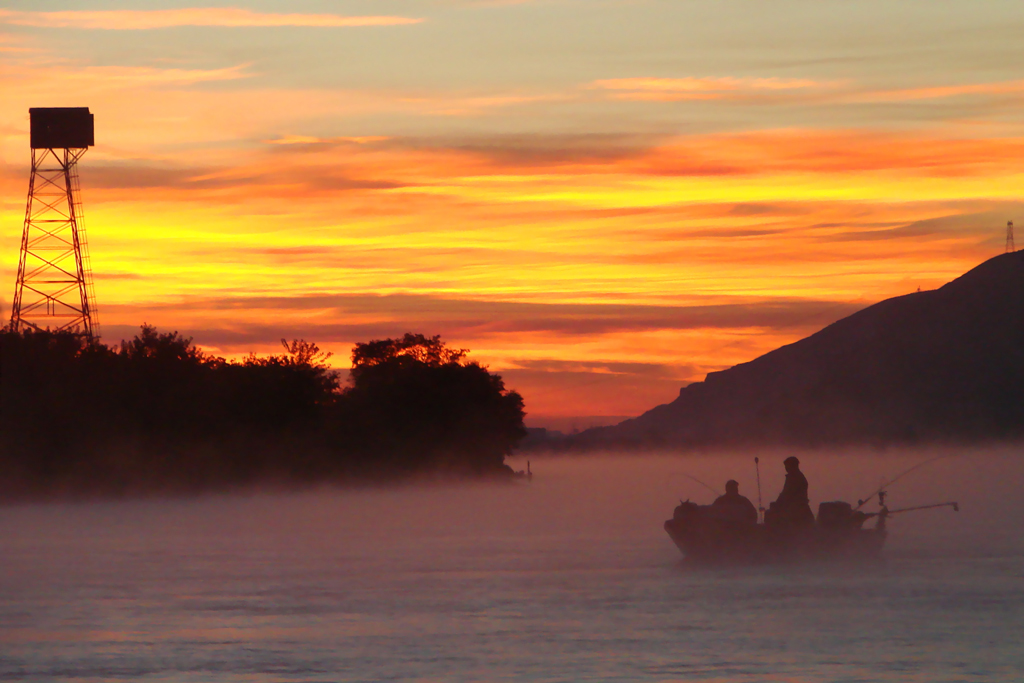 Salmon Fishing on Columbia River: The Complete Guide (Updated 2023)