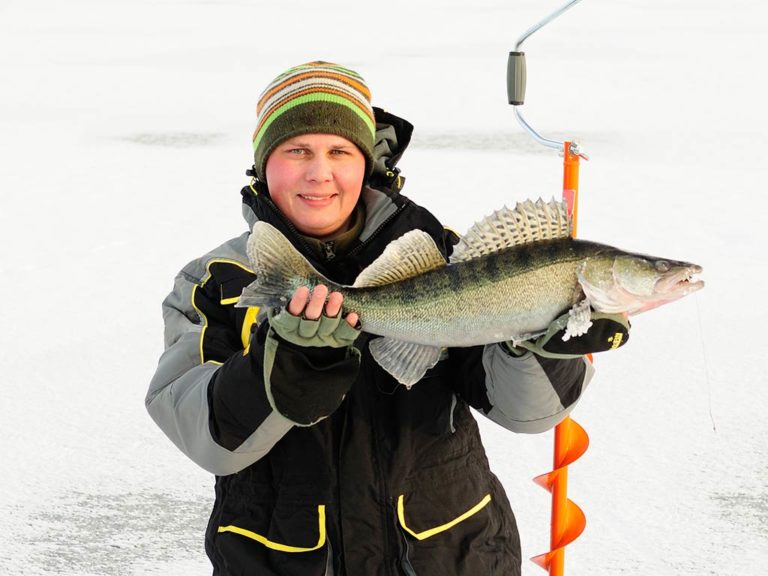 How to Go Ice Fishing in Wisconsin The Complete Guide (Updated 2023)