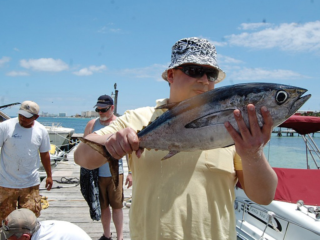 shore fishing cancun