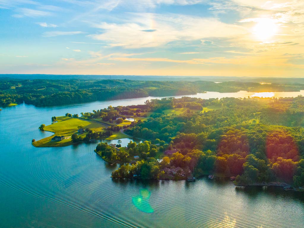 An aerial photo of Fort Loudoun Lake in Tennessee on a beautiful, sunny day.