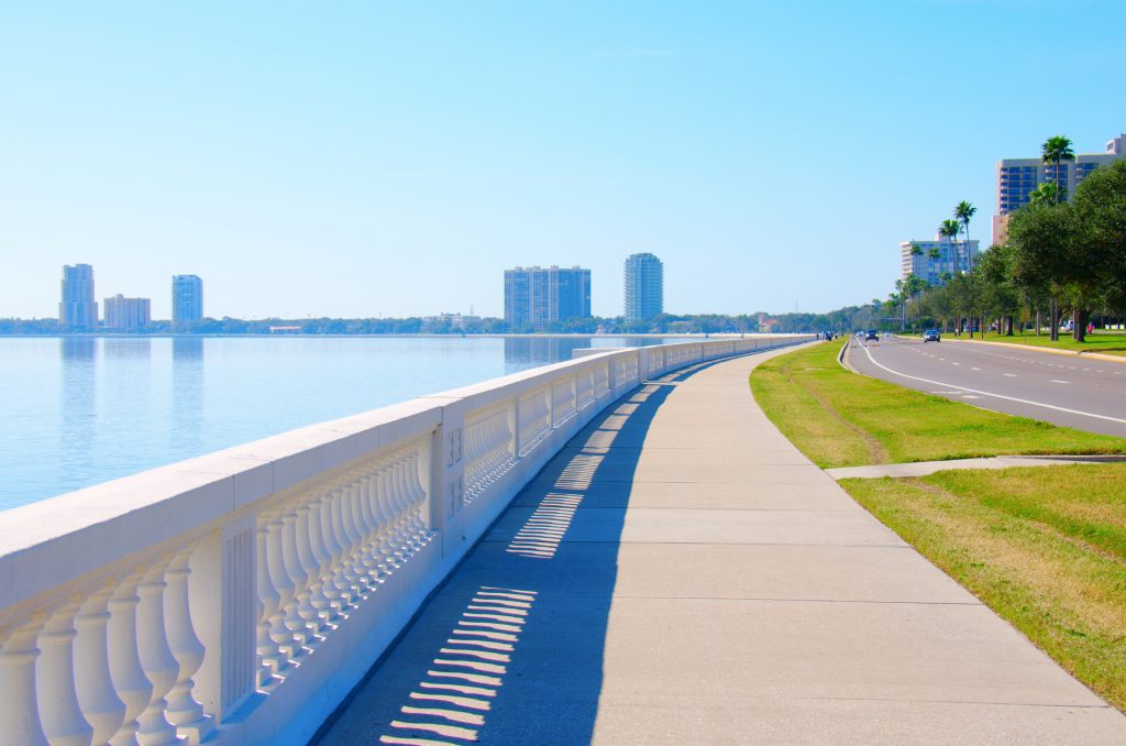 A picture of Bayshore Blvd, longest riverwalk in Tampa, Florida